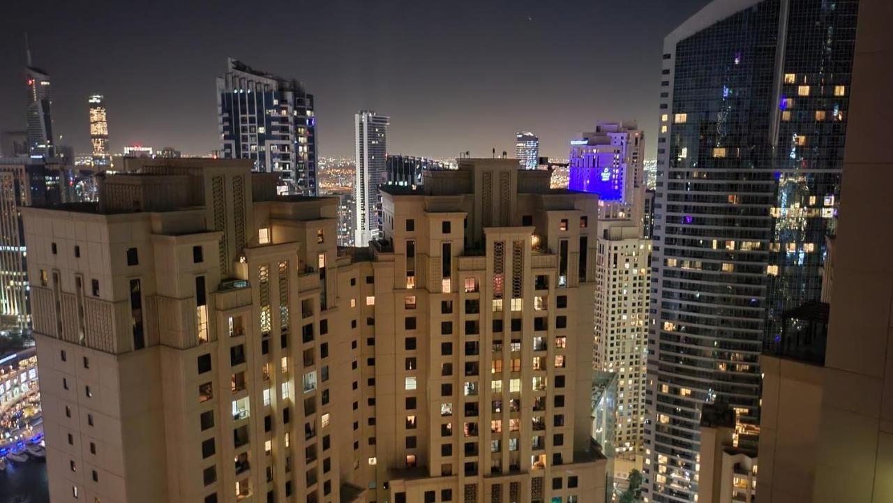 Pirates Bay Hostel Dubai Bagian luar foto