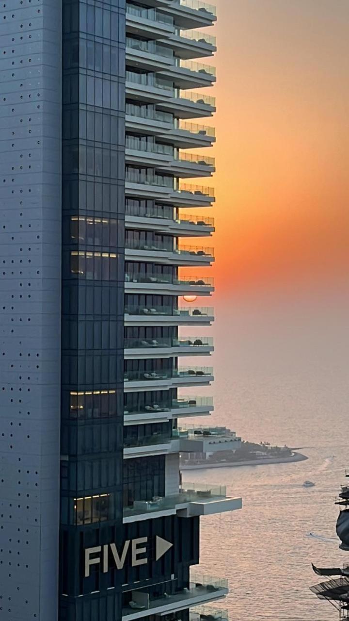 Pirates Bay Hostel Dubai Bagian luar foto
