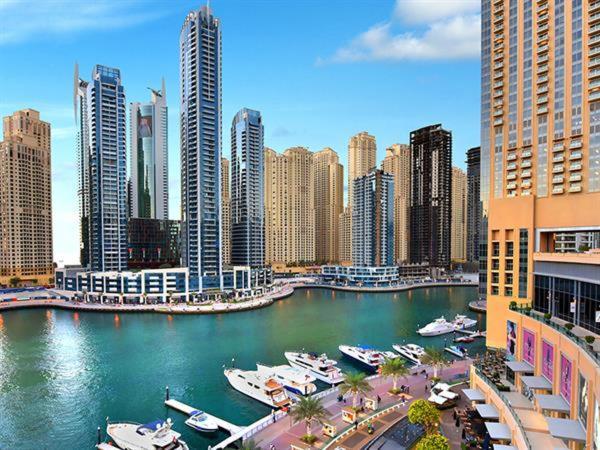 Pirates Bay Hostel Dubai Bagian luar foto